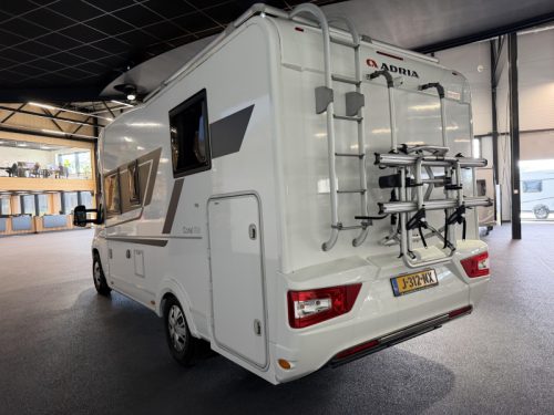 Adria Coral 600 SL Nivelliersystem / Maxxfan Foto: 2