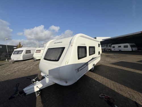 Hobby Excellent 490 KMF Unico avanc&eacute; y toldo foto: 17