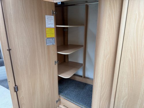 Knaus SUDWIND 460 QU Foto: 15