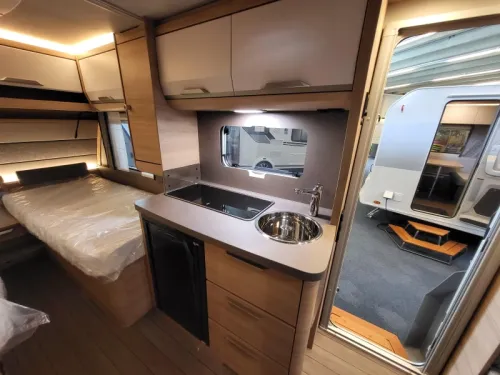Knaus Sudwind Black Selection 460 EU de f&aacute;brica muy completo foto: 13