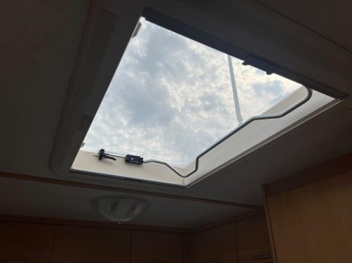 Fendt Saphir 470 | Fahrradtr&auml;ger | Rundsitzgruppe | Festbett | Vorzelt Foto: 21
