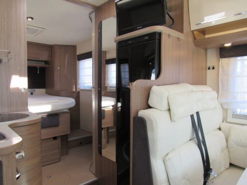 Itineo MB700 Fiat A-class French bed and Pop-top roof year of manufacture2016 photo: 19