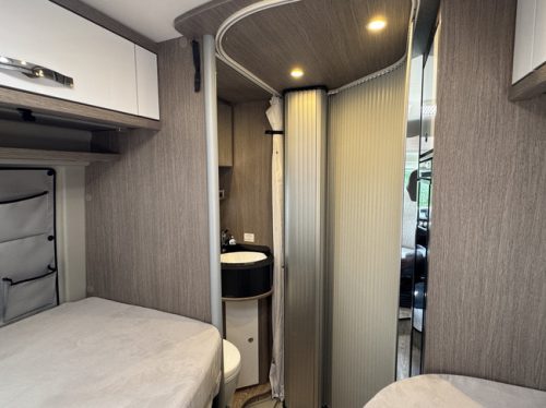 P&ouml;ssl Roadcruiser 640 D-Line 160 hp AUTOMATIC 9-Speed Euro6 Fiat Ducato Maxi **Single beds/4 seats/XXL Fridge/1st owner/Full photo: 21