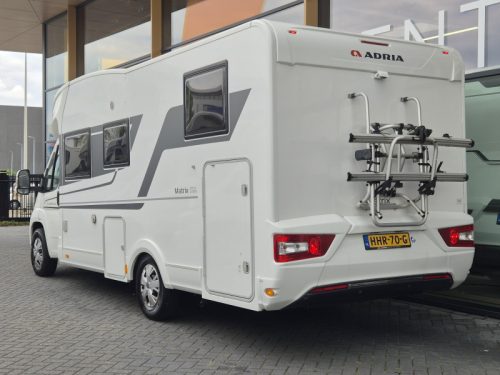 Adria Matrix M 670 SL 160 hp Single beds  photo: 3