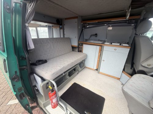Volkswagen T 4 Carthago Westfalia 2.5 102 PK in sehr gutem Zustand, neue APK, Kastenwagen, 4 Schlafpl&auml;tze, Hubdach, Standheizung, Solarpanel, Anh&auml;ngerkupplung, PDC, A Foto: 23