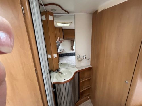 Avento 470 Tf Gran Turismo Franz&ouml;sisches Bett , Rundsitzgruppe , Rangierhilfe Foto: 6