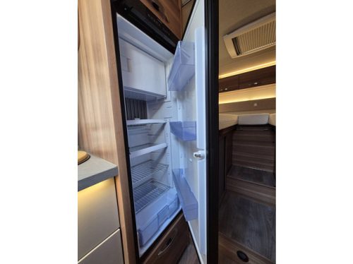 Weinsberg CARACOMPACT 600 MEG R 57 131 HP SINGLE BEDS BIKE RACK BEARLOCK photo: 17