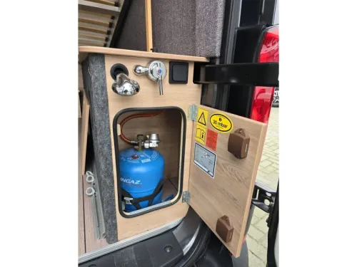 Knaus BoxDrive 680 ME posible off-grid, lleno de extras foto: 15