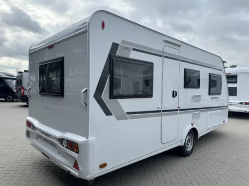 Weinsberg CaraOne Edition HOT 450 FU franz&ouml;sisches Bett / Rundsitzgruppe Foto: 2