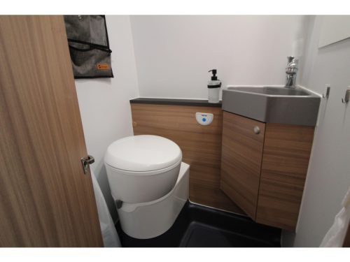 Adria Sun Living 65 SL Single beds - 160HP AUTO photo: 27