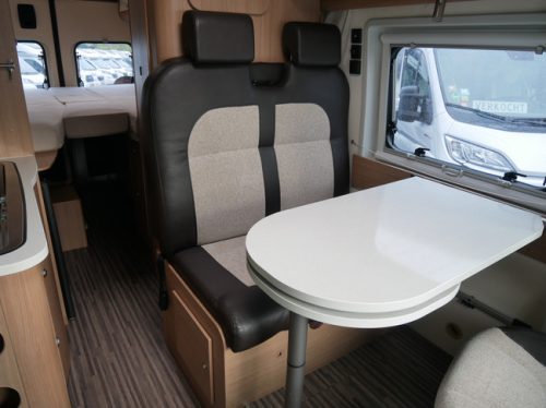 Sun Living Flexo SLX, Kastenwagen 6.40 Meter, L&auml;ngsbetten!! Foto: 8