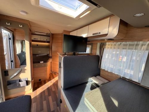 Weinsberg CaraCore 650 MF 2xAirco 180 PK 5persoons  foto: 15