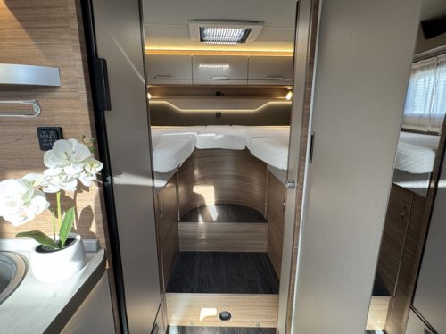 Knaus Van TI Vansation 650 MEG AUTOMAAT 9-Traps 140 pk Euro6 Fiat Ducato 9 **Einzelbetten/Satelliten-TV/Navi/Kamera/2x Lithium/Anh&auml;ngerkupplung Foto: 12