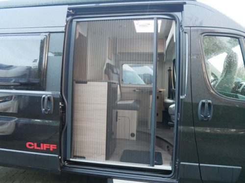 Sunlight Cliff 600 XV, Camper van de 6 Meter, Cama transversal foto: 21