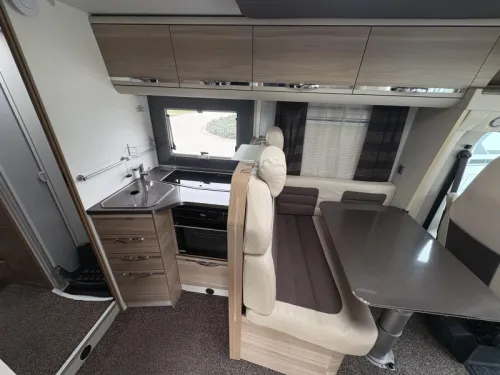 Adria Coral Plus S 670 SL Fahrgestelltr&auml;ger / Bearlock Foto: 8