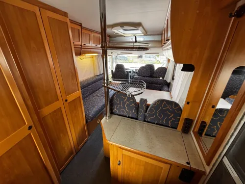 Hymer B544 Vollintegriert Wohnmobil, 4 Personen Foto: 5