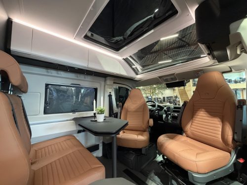 Adria Twin Sports 640 SGX pop-top roof / automatic photo: 11