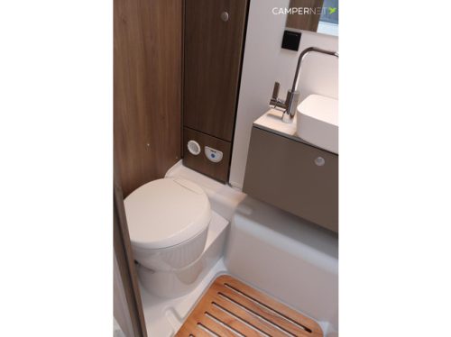 Carado T448 140hp Automatic | Pro + Package | Single beds | Awning | Large garage | Pop-top roof | Available from stock |Panoramic window photo: 20