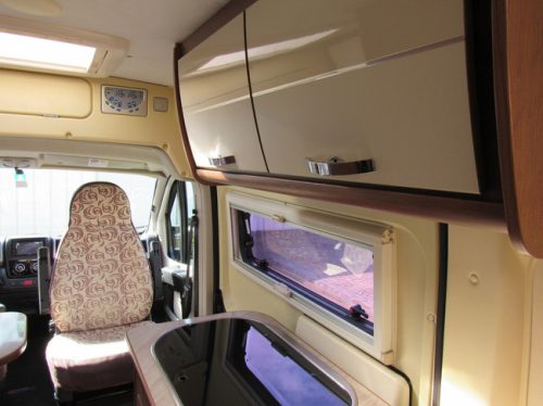 Challenger VANY 02 S Prestige Van conversion Fixed bed Year of manufacture12-2012 photo: 15