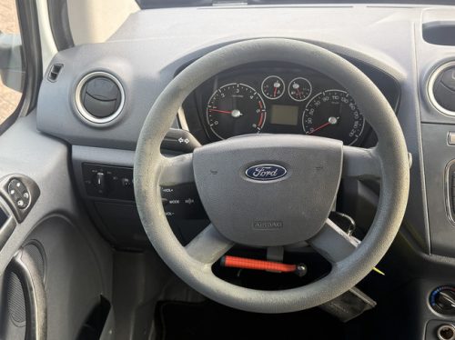 Ford TOURNEO CONNECT 90 PS Euro 5 Camp Uniq Kastenwagen sehr kompakter Kastenwagen Klimaanlage 2 Schlafpl&auml;tze Hubdach neuer T&Uuml;V neuer Zahnriemen Foto: 11