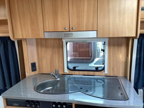Avanc&eacute; Dethleffs Camper 450 DB foto: 11