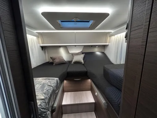 Adria Sonic Supreme 700 DL Automatik 180 PS Foto: 19
