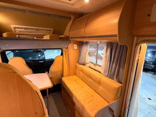 FORD KENTUCKY Motorhome Estro 5 | 2.4 137hp | 2x Air conditioning | 6 persons | Drive-Away tent photo: 4