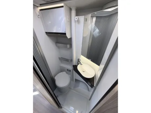 Adria Compact Supreme DL Automatic photo: 16