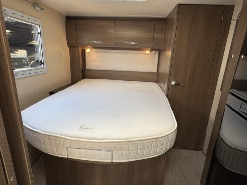 Challenger Sirius 2098 Queensbed-Hefbed-2X Airco photo: 7
