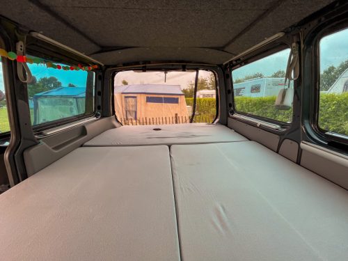 VOLKSWAGEN MULTIVAN photo: 5