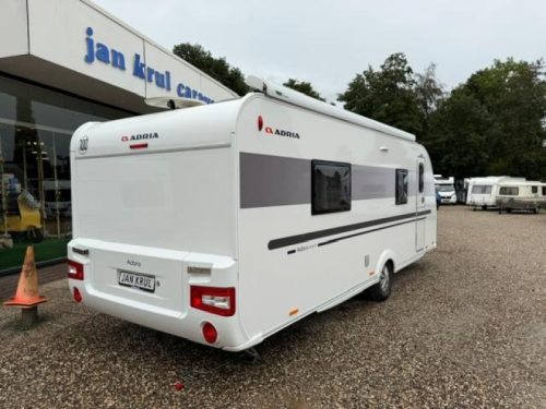 Adria Adora 613 HT sehr komplett Foto: 7
