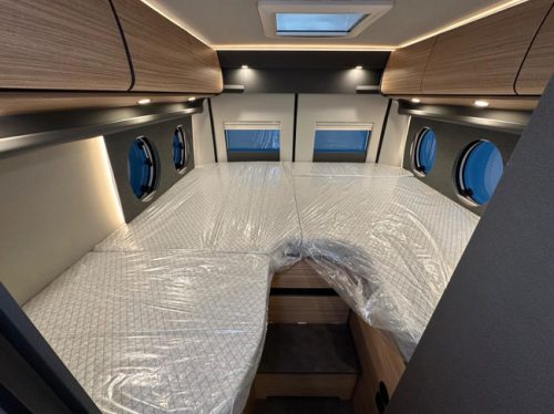 Malibu Van Comfort 640 LE Charming GT Skyview photo: 5