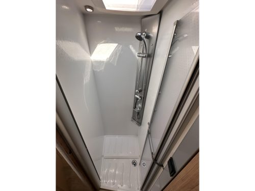 Bavaria I 720 Queensbed 140PK Roof air conditioning photo: 11