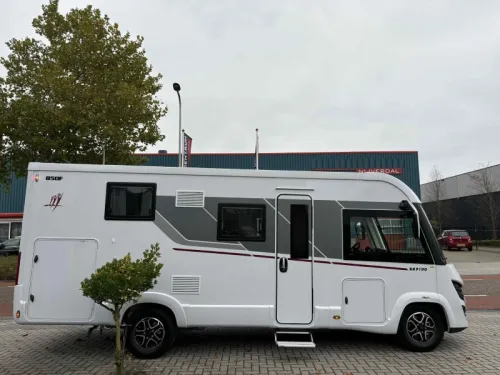 Rapido 850 F Queensbed + ohne Hubdach Foto: 1