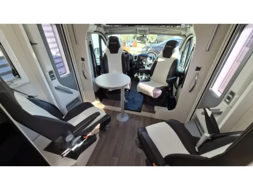 Chausson Welcome 711 TL Round Seating 4-person photo: 16