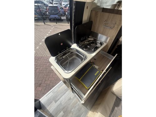 Karmann dexter 625 automatic 150 hp camper van length beds air conditioning leather awning tow bar alloy wheels 16 inch remis pleated blinds photo: 13