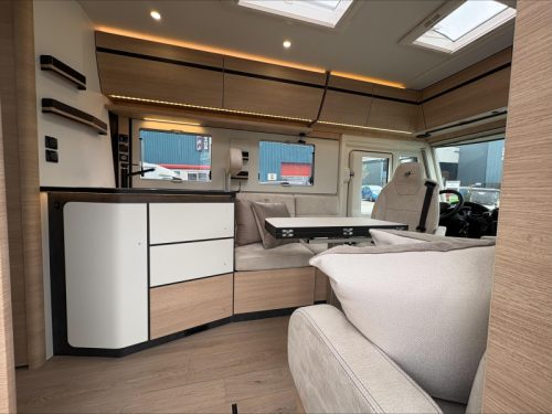 Rapido 866 F Optimum Line NO POP-TOP ROOF photo: 8