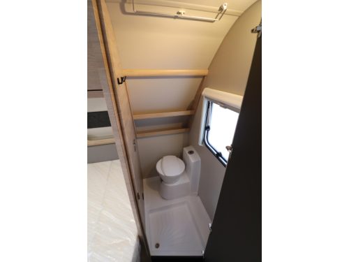 Weinsberg CaraOne Edition HOT 450 FU MODEL 2027 - 771 FLOOR photo: 12