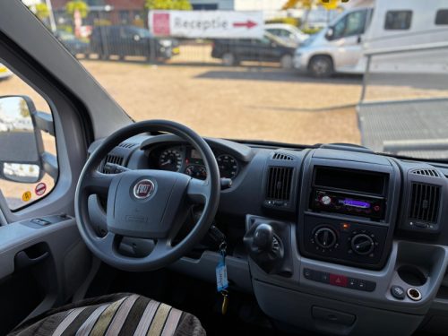 Bavaria T 73 Queensbed, Wohnmobil  foto: 14