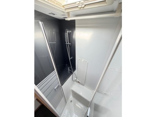 Adria CORAL 670 SC Supreme AUTOMAAT / C1 RBW / 5 SITZPL&Auml;TZE / LUFTFEDERUNG / ALDE / SOLARPANEL / MAXXFAN /CONSTRUCT SLOT / OFEN Foto: 10