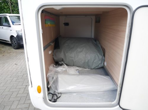 B&uuml;rstner Ixeo IT 726 G, Automatic, Single beds, Pop-top roof, XXL Garage photo: 21