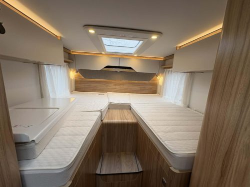 Hymer Exis-i 580 No Drop-down Bed - 1st owner photo: 13