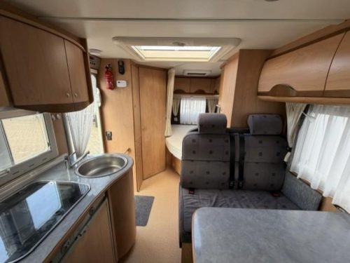 B&uuml;rstner Harmony 590 2.8 - AIRCO + SCHOTEL  Foto: 12