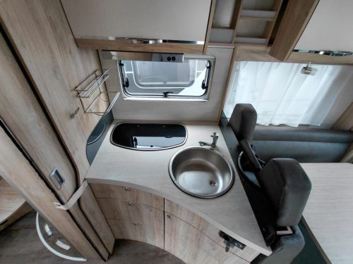 Eura Mobil Profila RS 720 QB QUEENSBED + HUBDACH Foto: 5