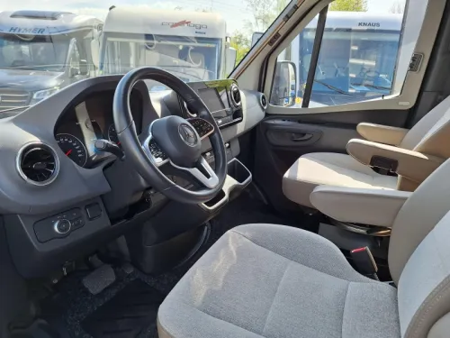 Hymer B-MC T 580 2 SINGLE BEDS+LEVELING SYSTEM photo: 4