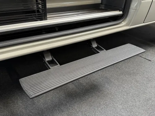 Hymer Grand Canyon S 700 4x4 - Aufstelldach - L&auml;ngsbett Foto: 21