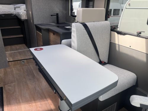 Dethleffs Trend Active T 7057 EBL automatic - Face to Face photo: 6
