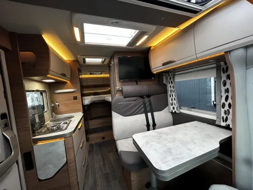 Knaus Vansation 650 MEG Luchtvering, Audio nav foto: 12