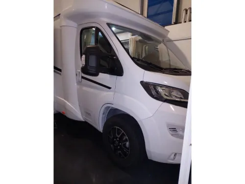 Itineo PJ700 single beds pop-top roof photo: 19