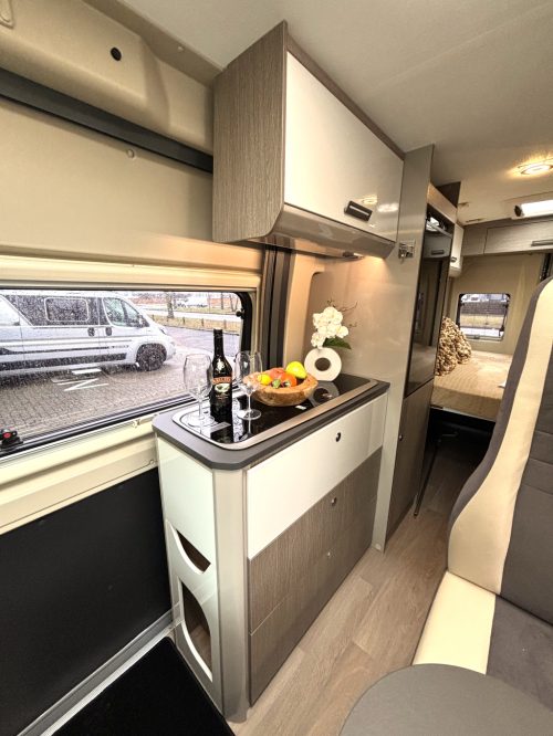 Chausson V594 Roadline CAMA TRANSVERSAL FIAT8 SUSPENSI&Oacute;N NEUM&Aacute;TICA 5.99M foto: 5